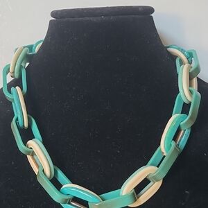 Elegant Turquoise and Cream Chain Necklace